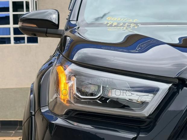 Toyota Hilux 2022 Matt Black
