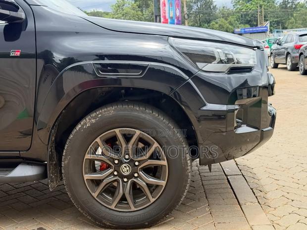 Toyota Hilux 2022 Matt Black