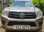 Toyota Hilux 2020 Gold for sale