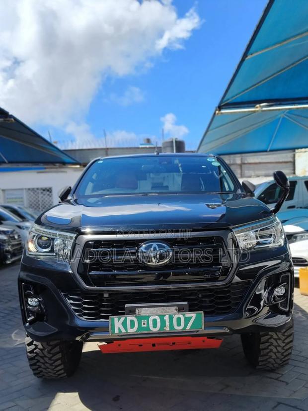 Toyota Hilux 2.8 Diesel 2020 Black