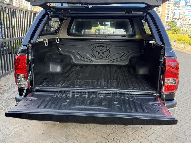 Toyota Hilux 2019 Black