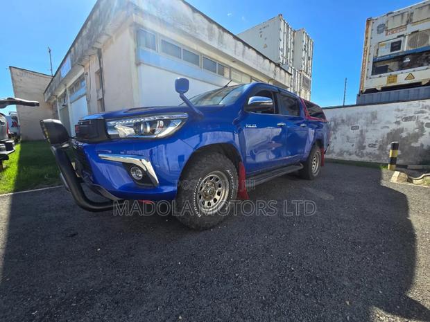 Toyota Hilux Revo Double Cab Deisel 2.8 AWD 2019 Blue