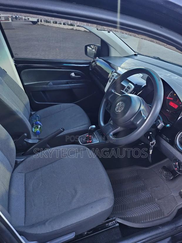 Volkswagen Up 2016 Black