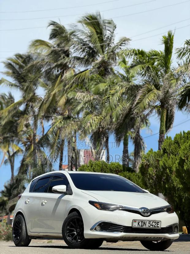 Toyota Auris 2015 White