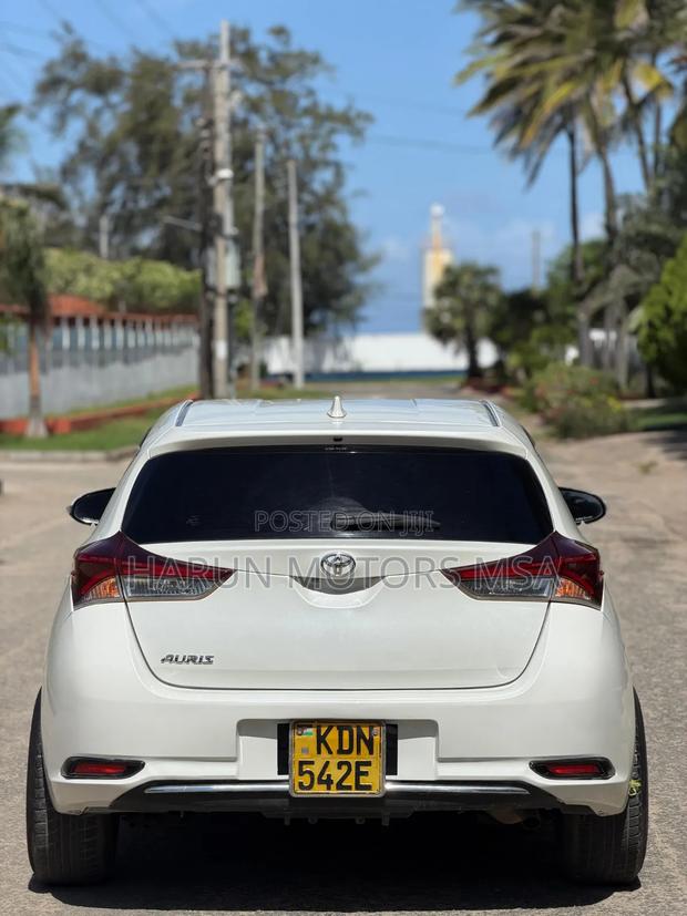 Toyota Auris 2015 White