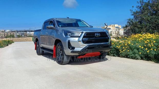 Toyota Hilux 2.4 Diesel 2020 Silver