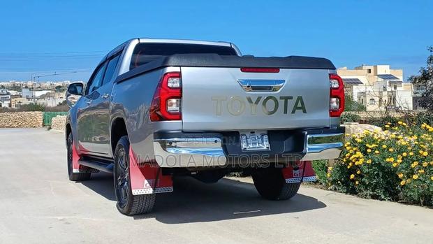 Toyota Hilux 2.4 Diesel 2020 Silver