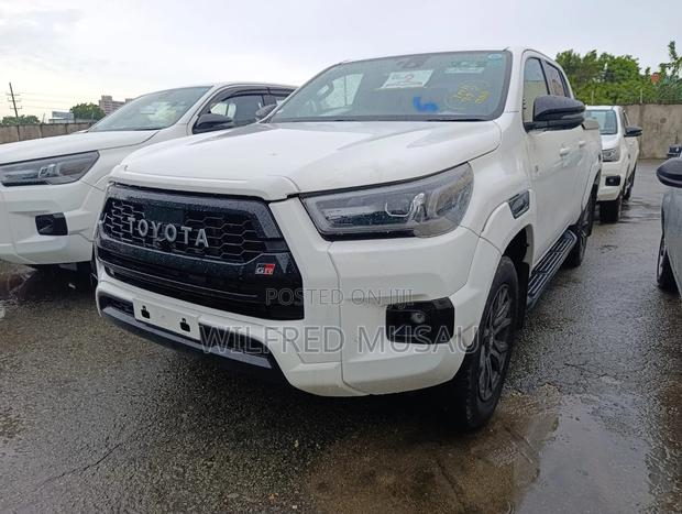 Toyota Hilux Revo Smart Cab Deisel 2.4 AWD 2022 White