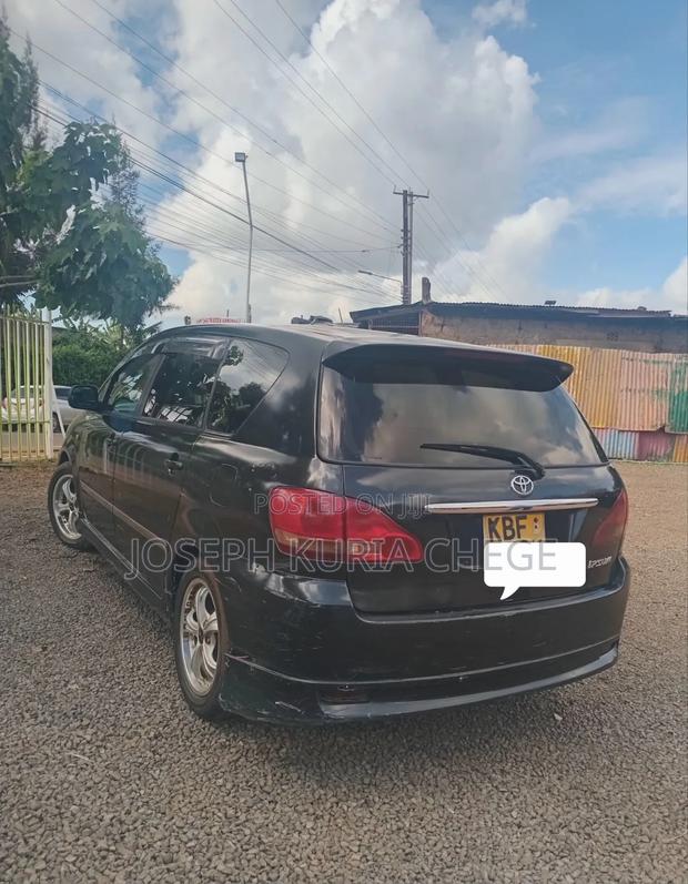 Toyota Ipsum 2005 Black