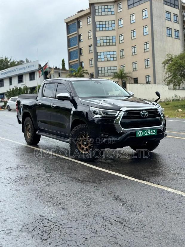 Toyota Hilux 2.4 Diesel 2020 Black