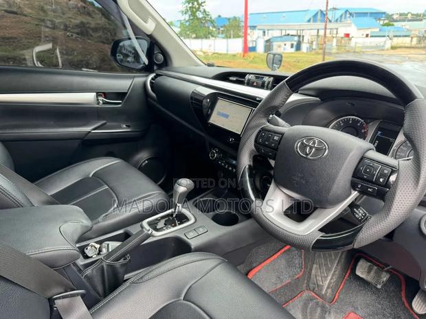 Toyota Hilux 2.4 Diesel 2020 Black