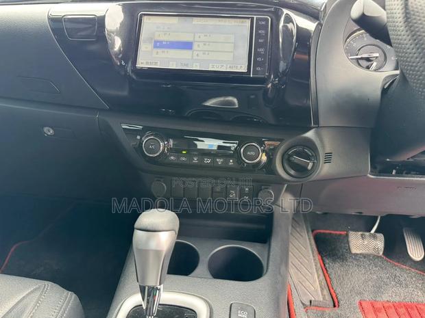 Toyota Hilux 2.4 Diesel 2020 Black