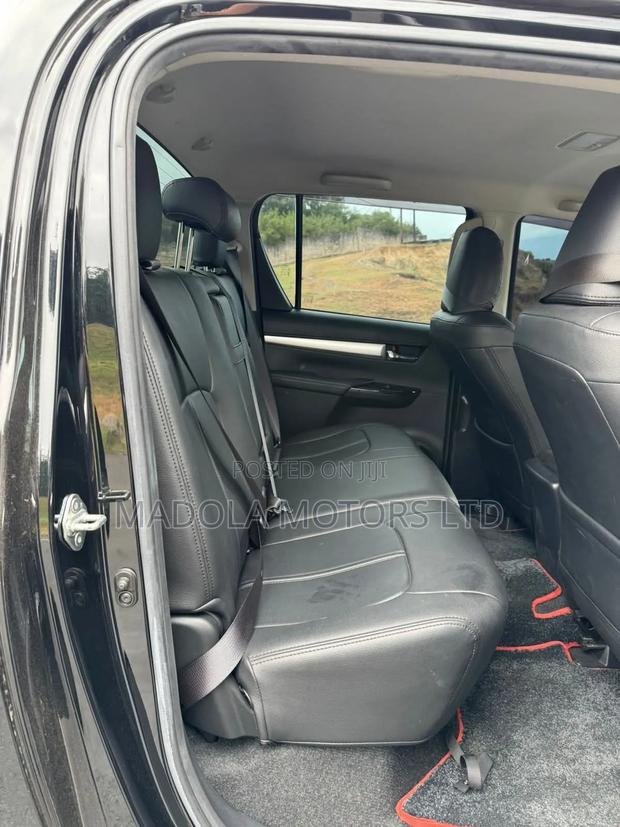Toyota Hilux 2.4 Diesel 2020 Black