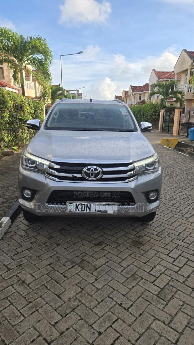 Toyota Hilux 2017 Silver