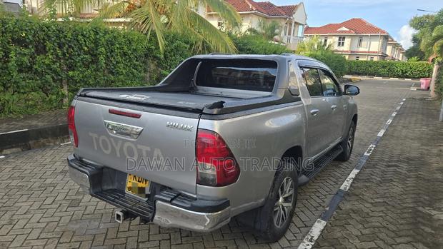 Toyota Hilux 2017 Silver