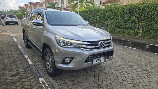 Toyota Hilux 2017 Silver