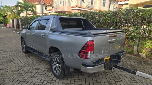 Toyota Hilux 2017 Silver