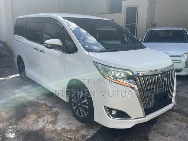 Toyota Esquire 2.0 FWD (7 seater) 2019 White