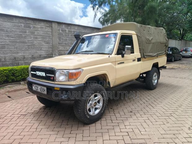 Toyota Land Cruiser 2007 Beige