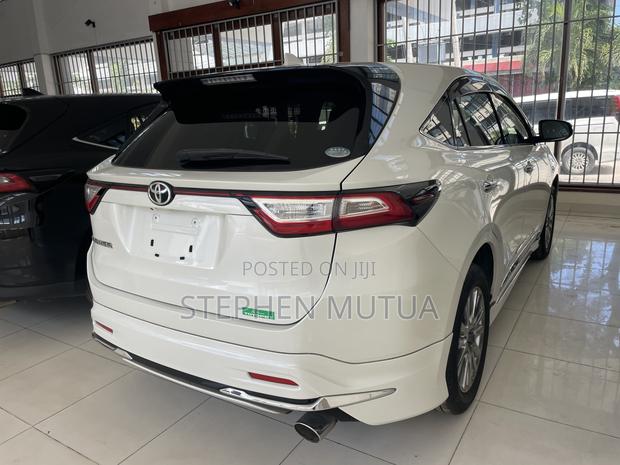 Toyota Harrier 2.0 2018 White
