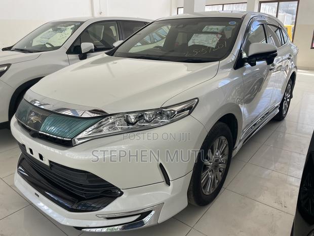 Toyota Harrier 2.0 2018 White