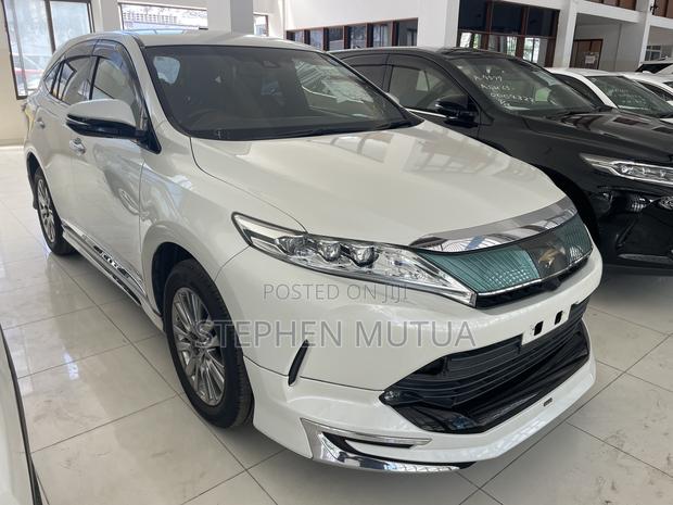 Toyota Harrier 2.0 2018 White