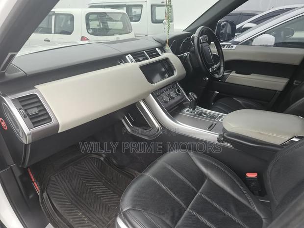 Land Rover Range Rover Sport SE 4dr SUV 4WD (3.0L 6cyl S/C 8A) 2015 White