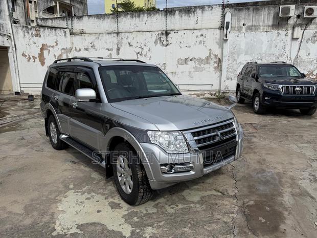 Mitsubishi Pajero Exceed 2019 Silver