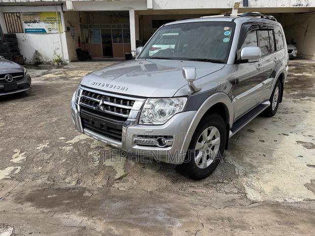 Mitsubishi Pajero Exceed 2019 Silver