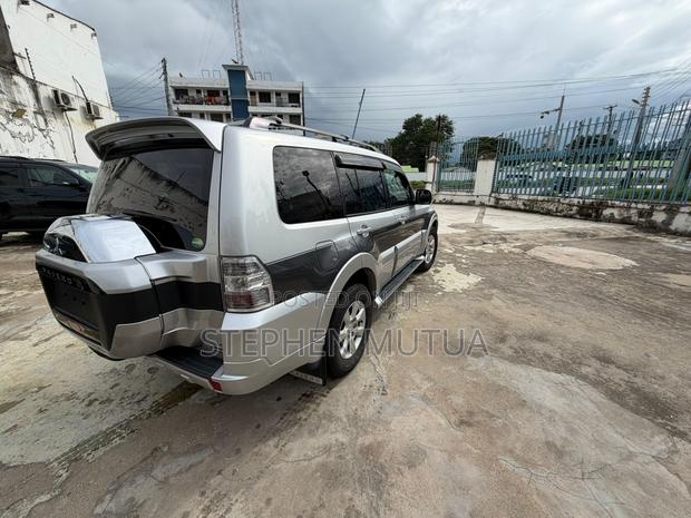 Mitsubishi Pajero Exceed 2019 Silver