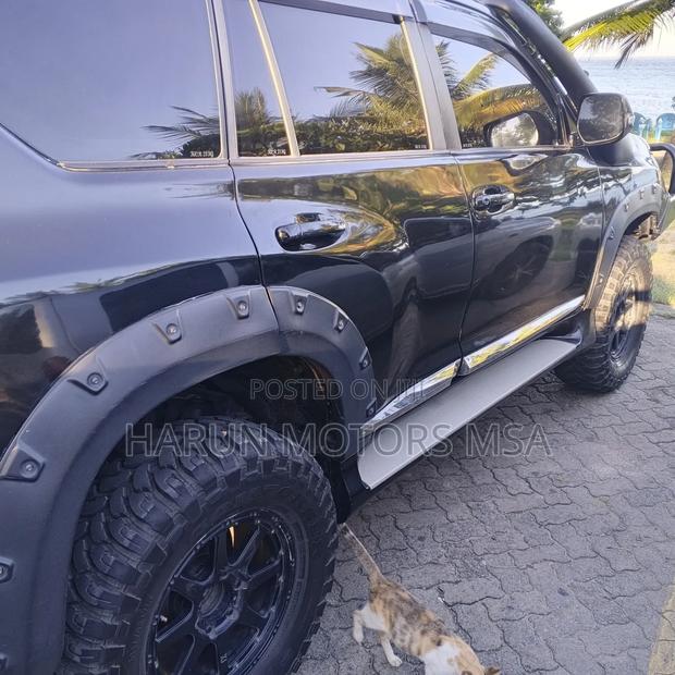 Toyota Land Cruiser 2011 Black