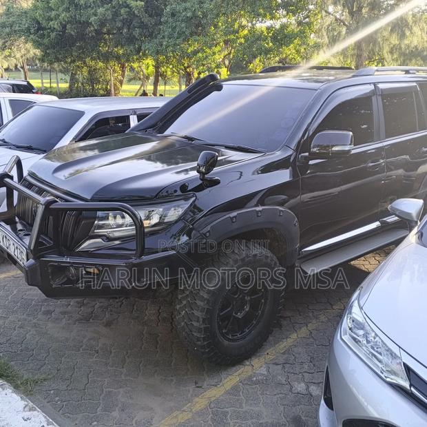 Toyota Land Cruiser 2011 Black