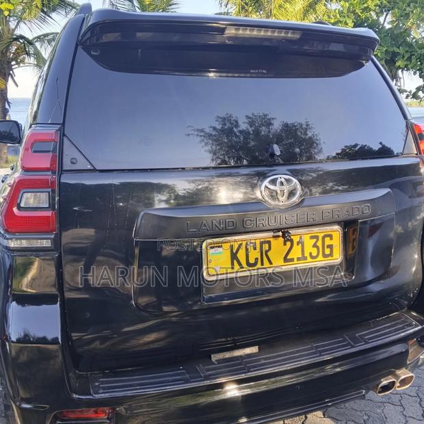 Toyota Land Cruiser 2011 Black