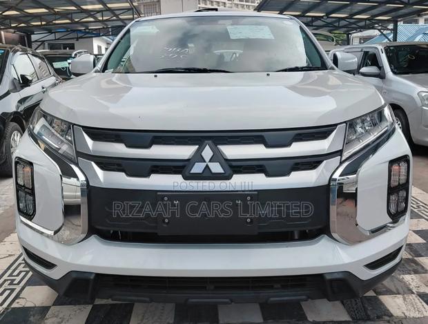 Mitsubishi RVR 2020 White