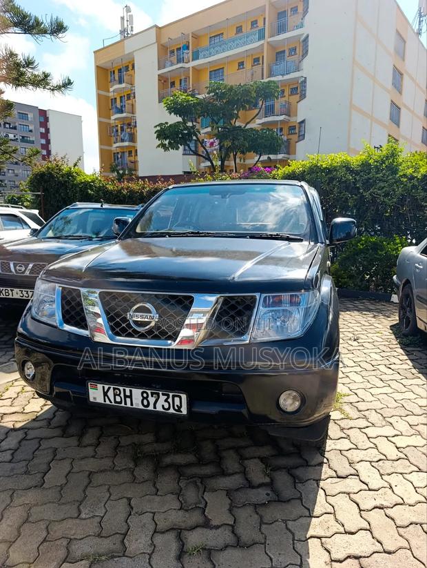 Nissan Navara 2005 Black