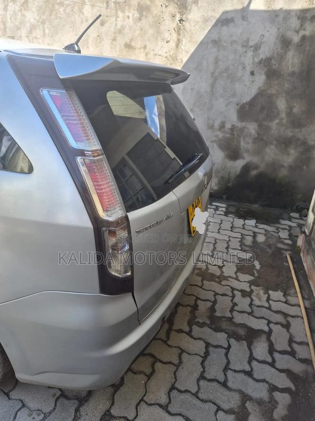 Honda Stream 1.7i LS 2011 Silver