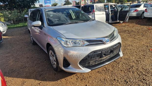 Toyota Corolla Fielder 1.5 Hybrid FWD 2020 Silver
