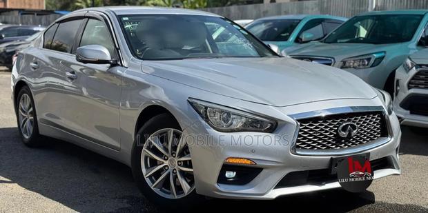Nissan Skyline 2019 Silver