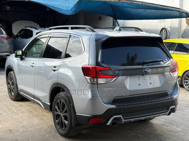 Subaru Forester Premium AWD 2020 Silver