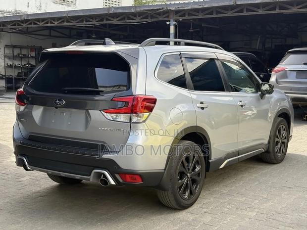 Subaru Forester Premium AWD 2020 Silver