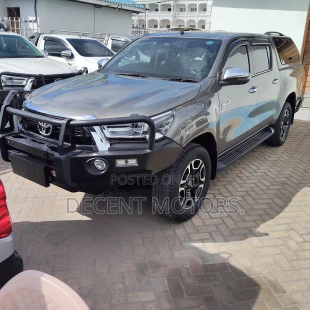 Toyota Hilux 2.8 Diesel 2020 Gray