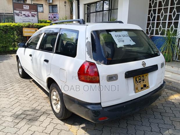 Nissan Advan 2004 White