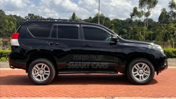 Toyota Land Cruiser Prado 2011 Black