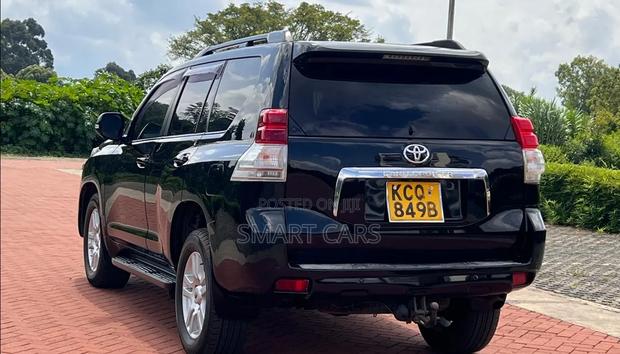 Toyota Land Cruiser Prado 2011 Black