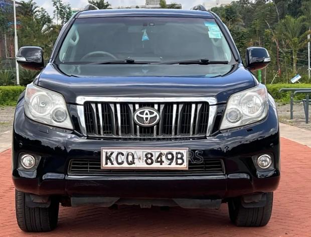 Toyota Land Cruiser Prado 2011 Black