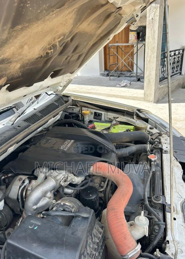 Isuzu D-MAX 2016 Pearl