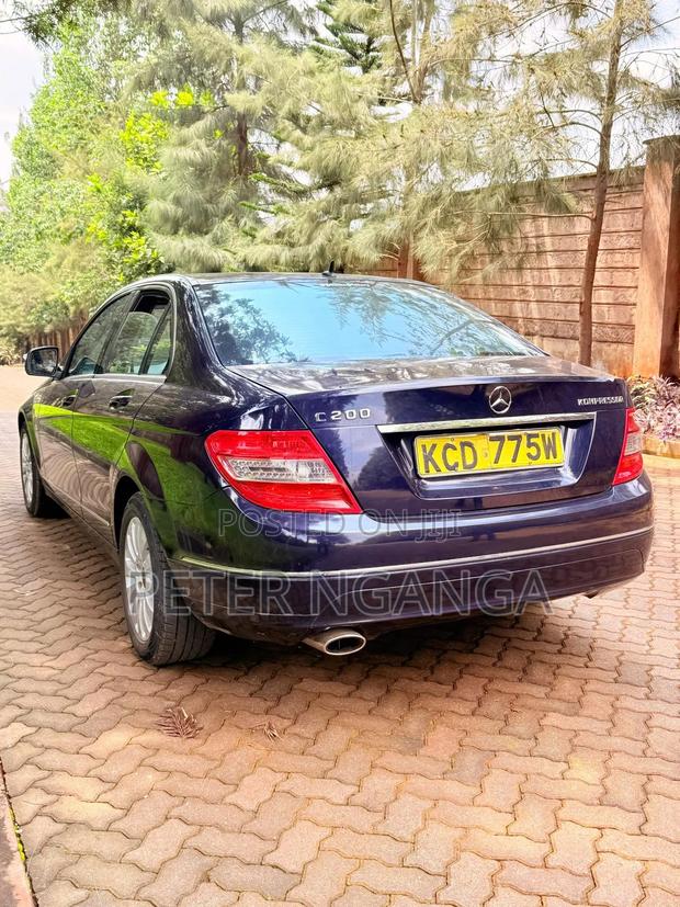Mercedes-Benz C200 2009 Blue