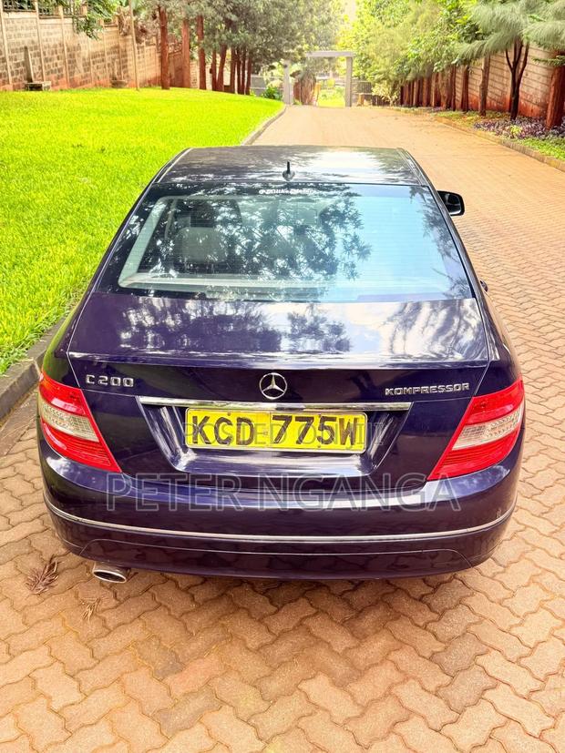 Mercedes-Benz C200 2009 Blue