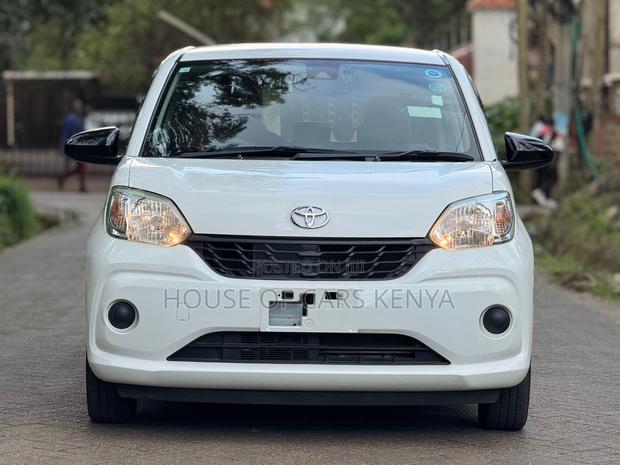 Toyota Passo 2018 White