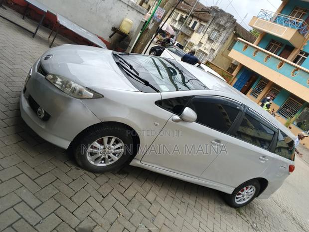 Toyota Wish 2011 Silver